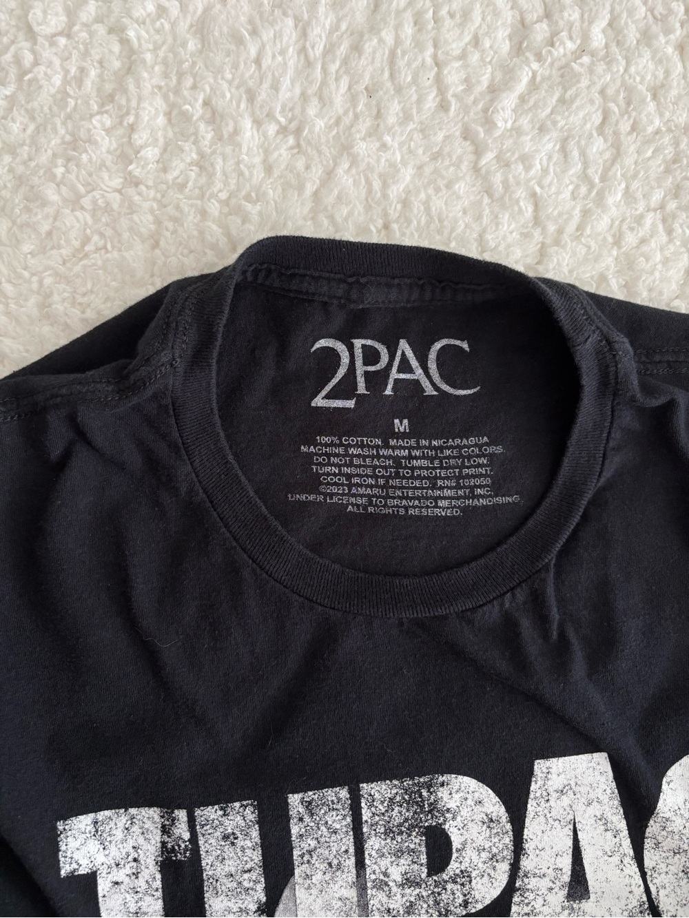 2Pac Tupac Shakur Praying Hands Photo Graphic T-Shirt Men’s Medium Black - Picture 2 of 5
